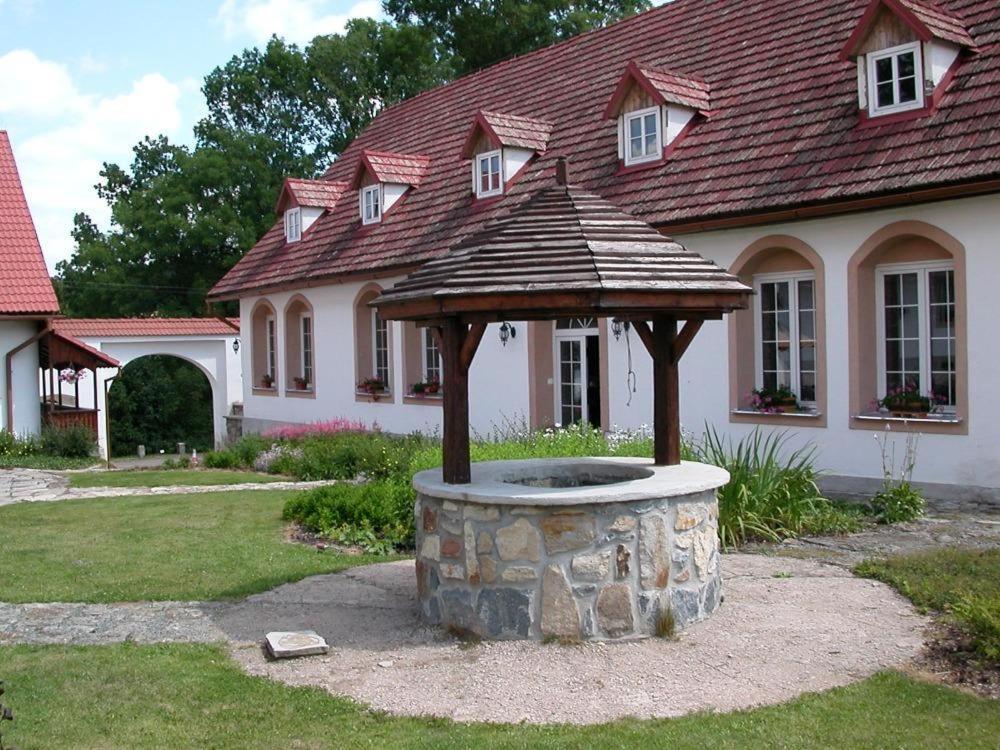 卡普克弗斯塔特科酒店 Hořičky 外观 照片